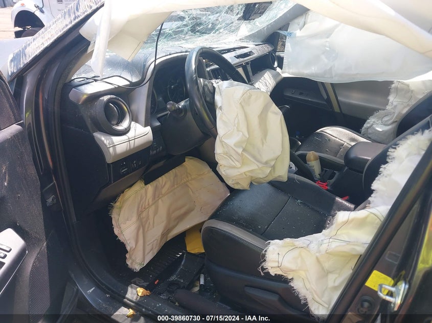 2017 TOYOTA RAV4 XLE - JTMRFREV3HJ702639