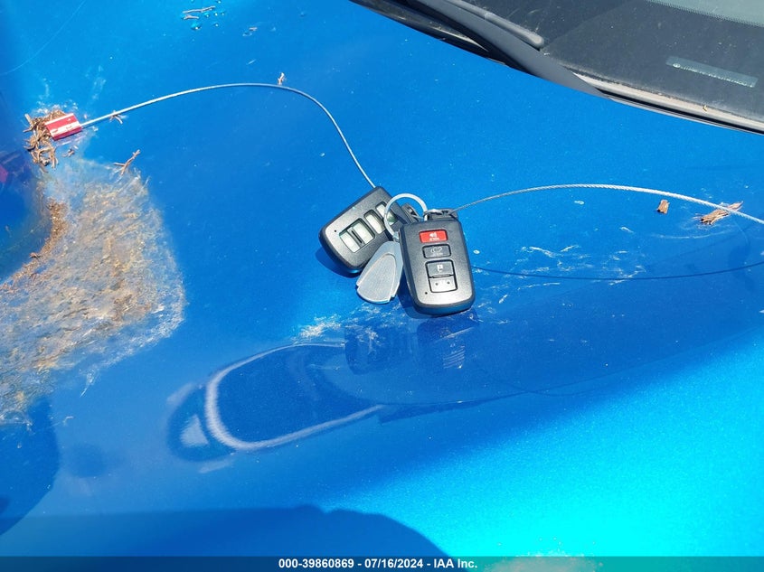 2017 TOYOTA RAV4 XLE - JTMWFREV0HJ147460