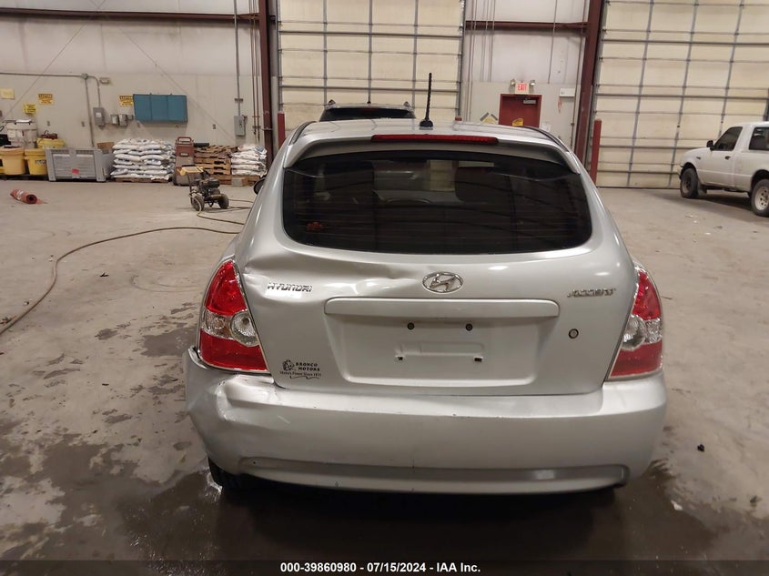 2008 Hyundai Accent Gs VIN: KMHCM36C08U104170 Lot: 39860980