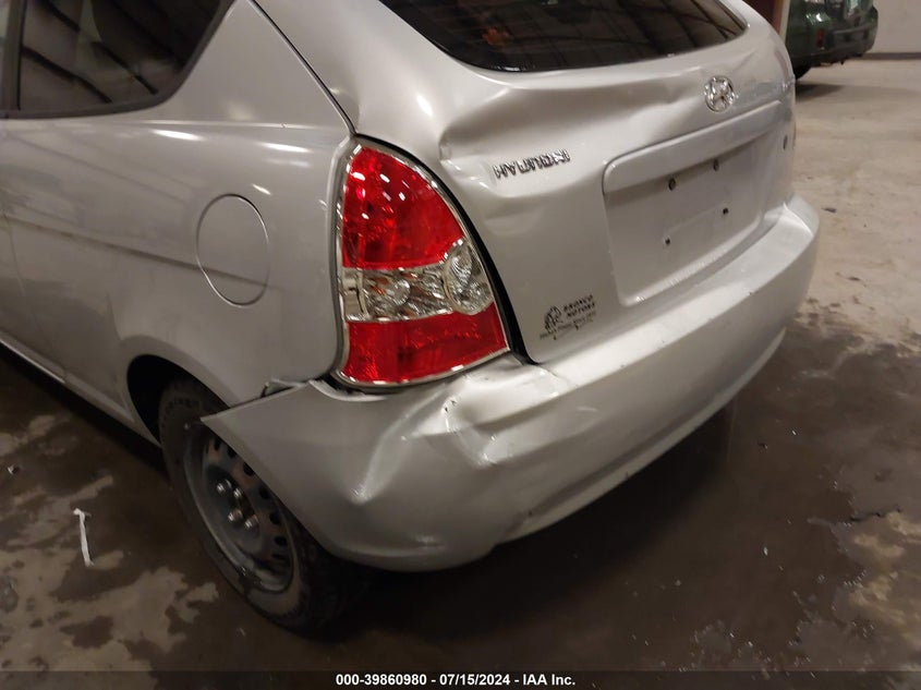 2008 Hyundai Accent Gs VIN: KMHCM36C08U104170 Lot: 39860980