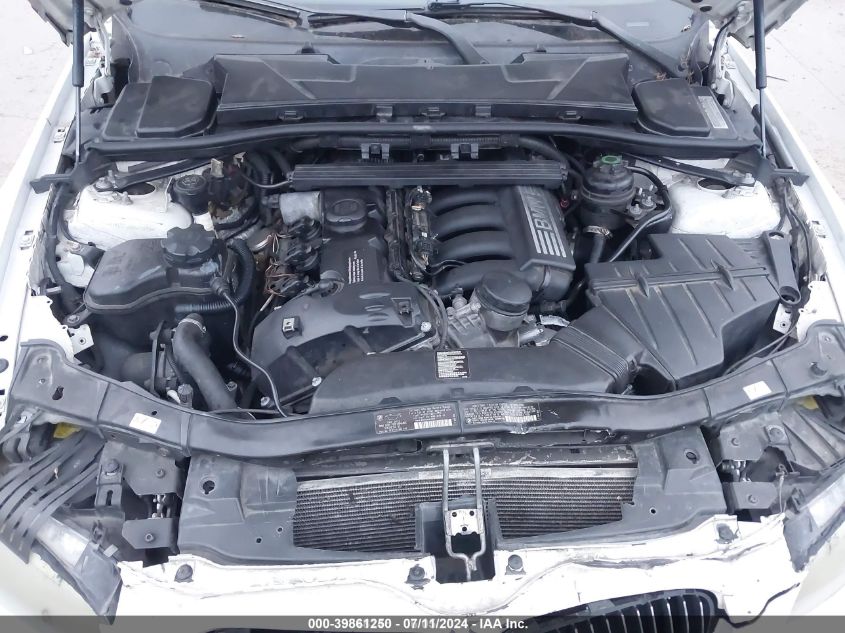 2011 BMW 328I VIN: WBAKE5C54BE573923 Lot: 39861250