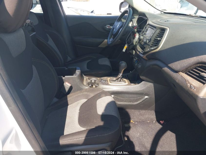 1C4PJLCBXJD565585 2018 Jeep Cherokee Latitude Fwd