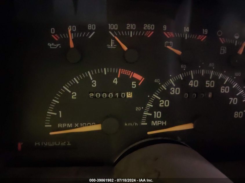 1994 GMC Suburban K1500 VIN: 1GKFK16K0RJ704701 Lot: 39861982