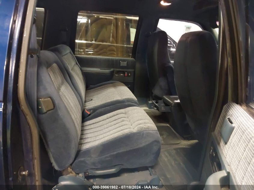 1994 GMC Suburban K1500 VIN: 1GKFK16K0RJ704701 Lot: 39861982