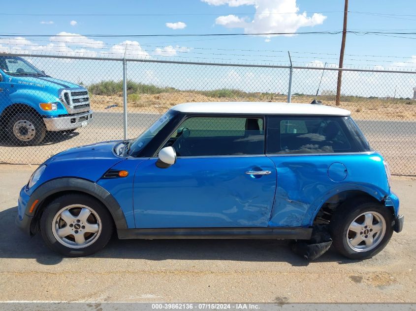 2011 Mini Cooper VIN: WMWSU3C51BT253011 Lot: 39862136