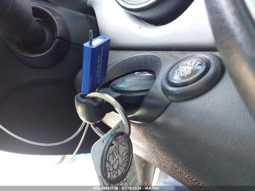 2011 Mini Cooper VIN: WMWSU3C51BT253011 Lot: 39862136