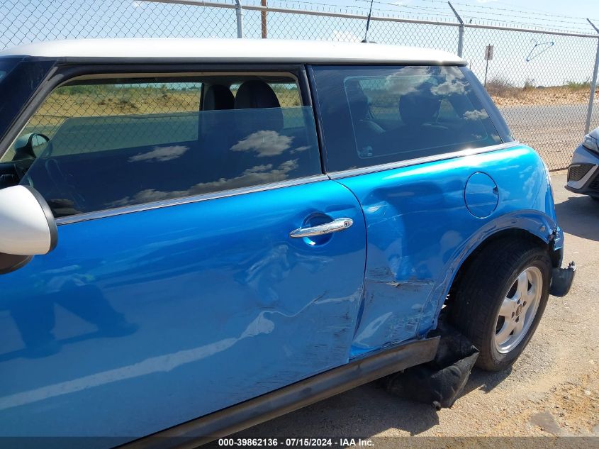 2011 Mini Cooper VIN: WMWSU3C51BT253011 Lot: 39862136