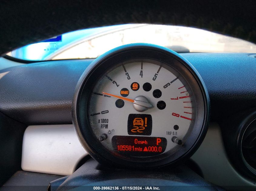 2011 Mini Cooper VIN: WMWSU3C51BT253011 Lot: 39862136