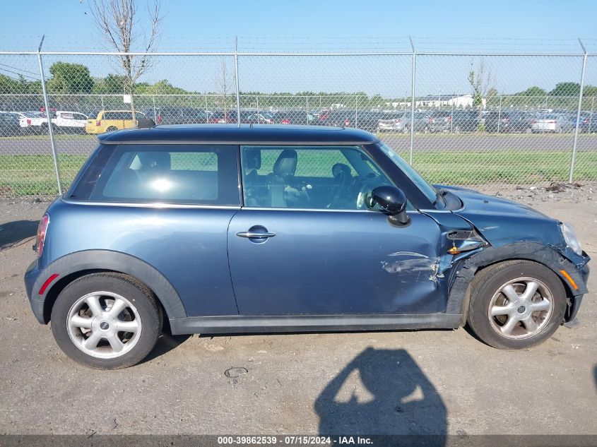2010 Mini Cooper VIN: WMWMF3C51ATZ66427 Lot: 39862539