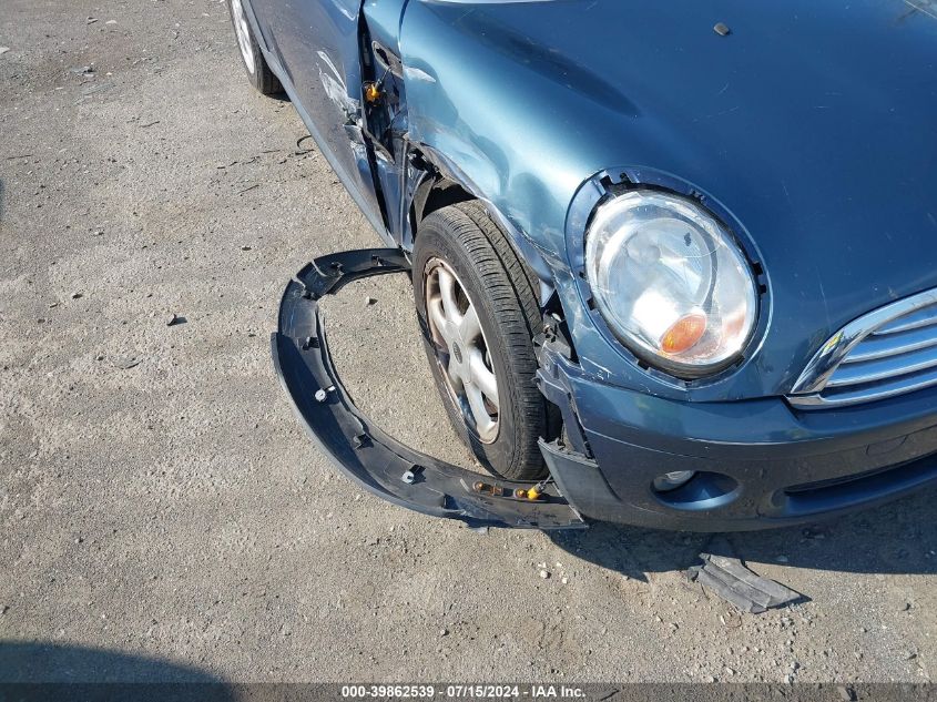 2010 Mini Cooper VIN: WMWMF3C51ATZ66427 Lot: 39862539