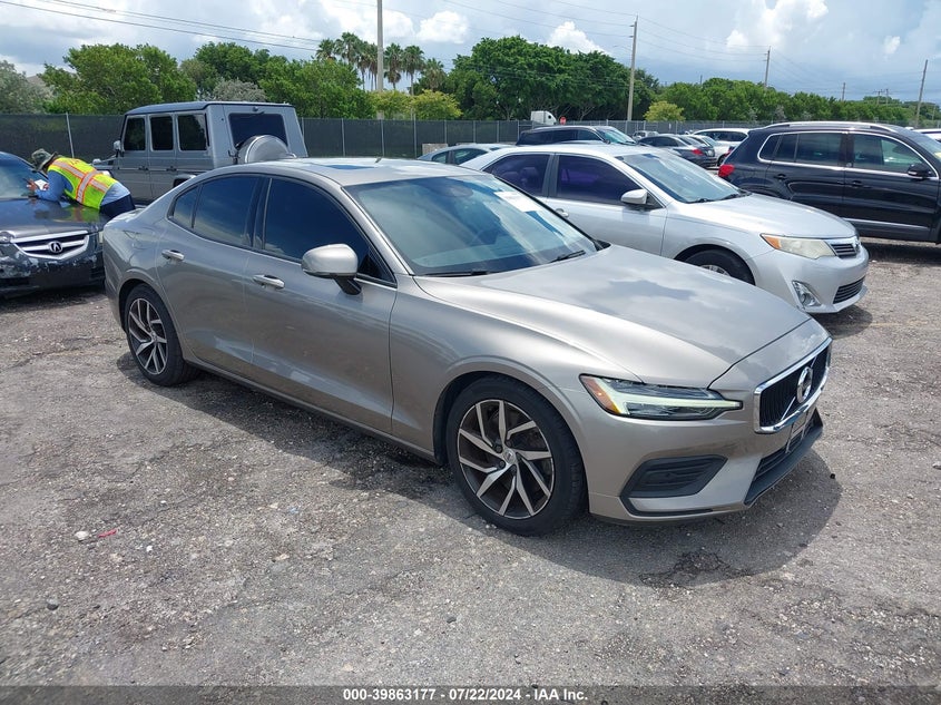 VIN 7JRA22TK7KG011502 2019 VOLVO S60 T6 MOMENTUM