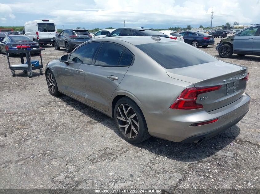 VIN 7JRA22TK7KG011502 2019 VOLVO S60 T6 MOMENTUM
