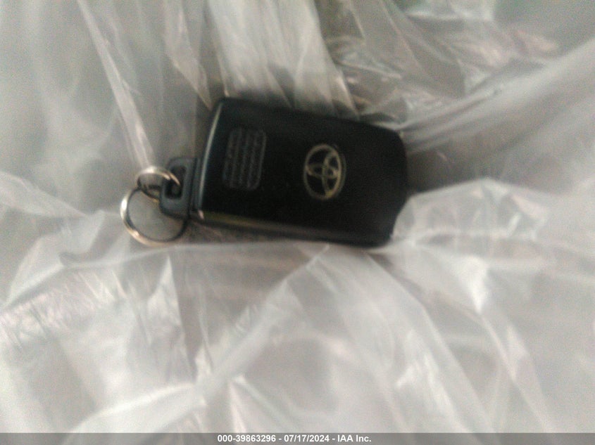 2018 TOYOTA RAV4 XLE - 2T3RFREV1JW825380