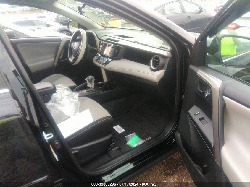 2018 TOYOTA RAV4 XLE - 2T3RFREV1JW825380