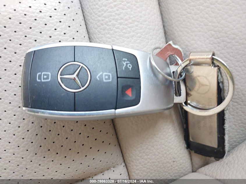 VIN 55SWF8DB8KU307521 2019 MERCEDES-BENZ C 300