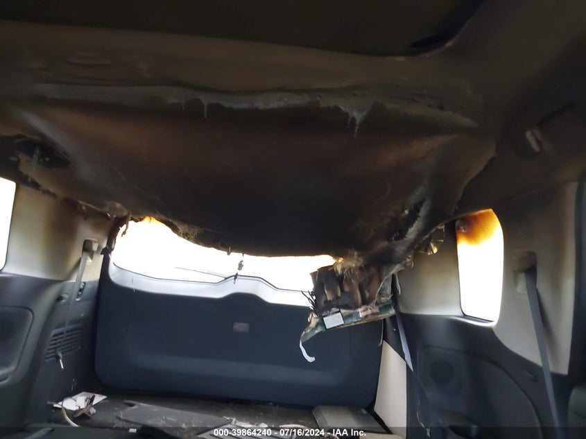 2022 NISSAN PATHFINDER SL 4WD - 5N1DR3CDXNC243596