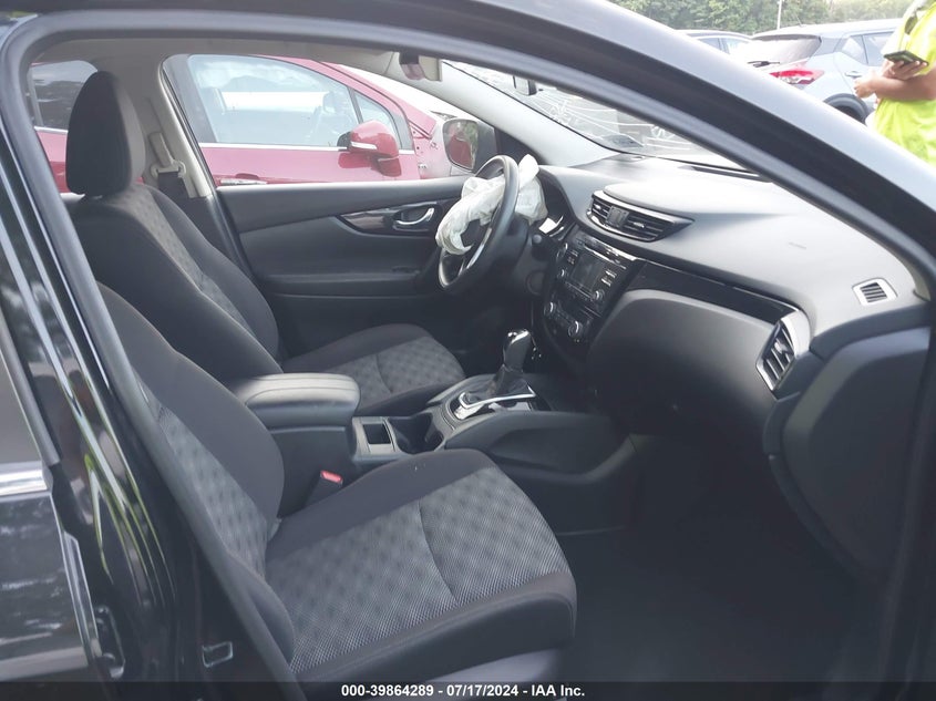 2017 NISSAN ROGUE SPORT SV - JN1BJ1CR4HW117176