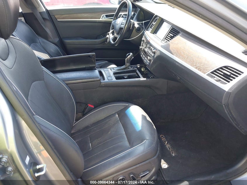 2015 Hyundai Genesis 5.0 VIN: KMHGN4JF7FU052829 Lot: 39864344