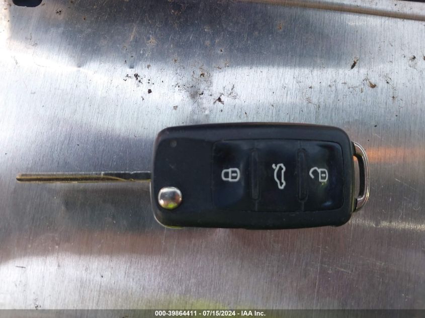 2013 Volkswagen Passat 2.0L Tdi Se VIN: 1VWBN7A31DC143083 Lot: 39864411