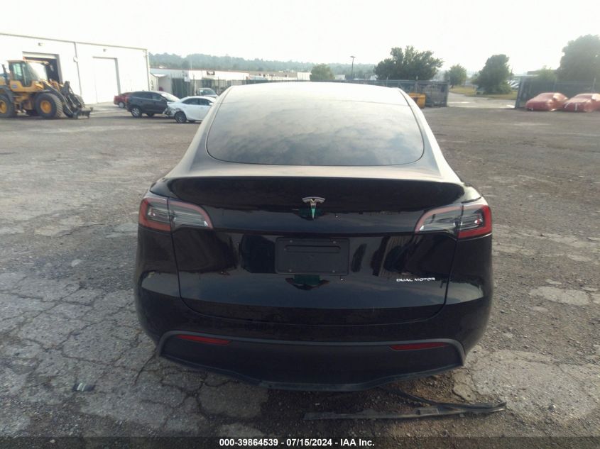 2024 Tesla Model Y Long Range Dual Motor All-Wheel Drive VIN: 7SAYGAEE0RF987953 Lot: 39864539