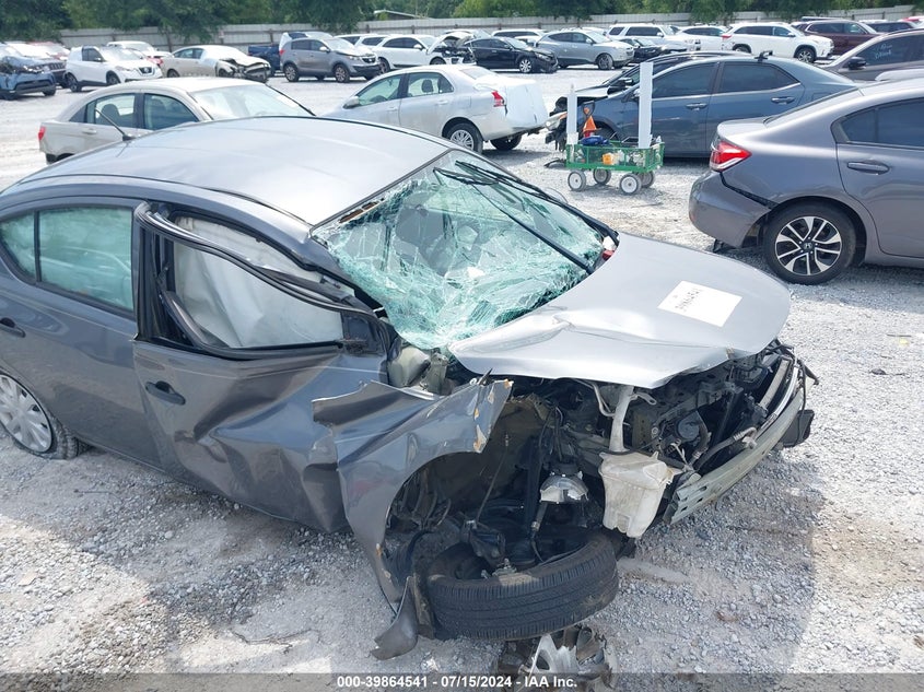 2019 Nissan Versa 1.6 S VIN: 3N1CN7AP7KL800905 Lot: 39864541