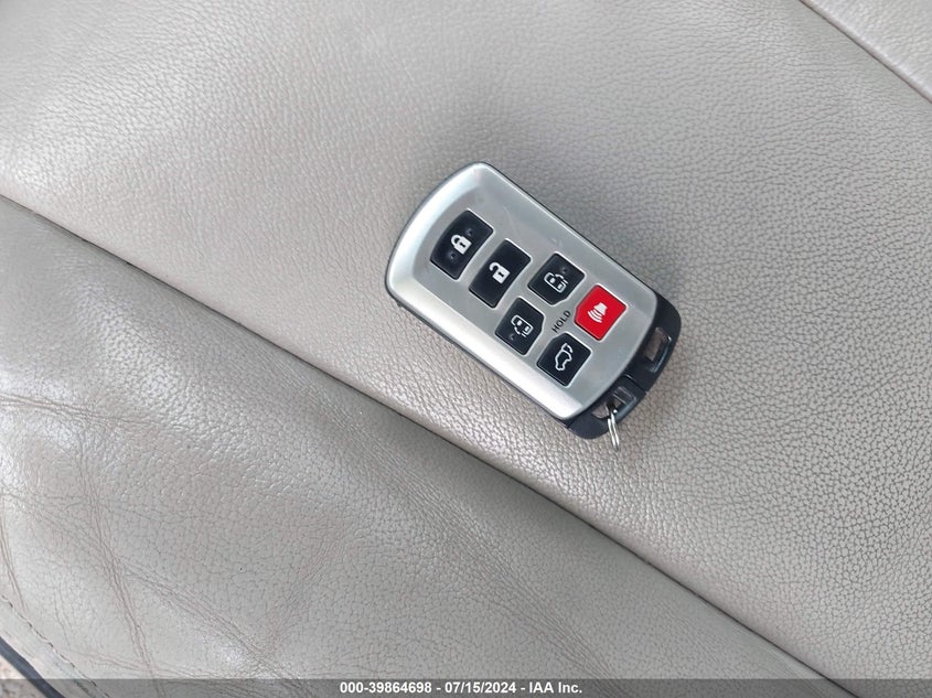 2011 Toyota Sienna Xle V6 VIN: 5TDYK3DC5BS172947 Lot: 39864698