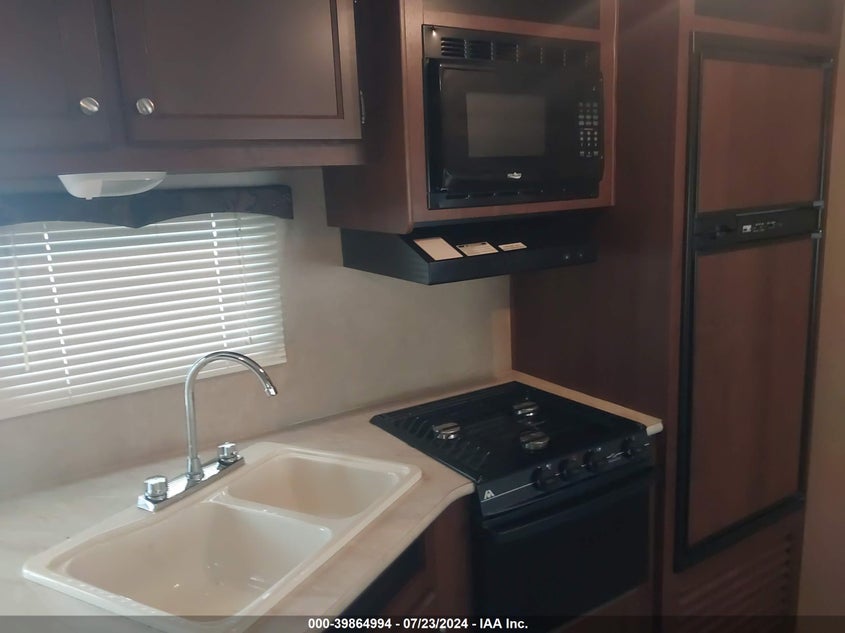2014 JAYCO JAYFLIGHT VIN: 1UJBJ0BR2E17M0233