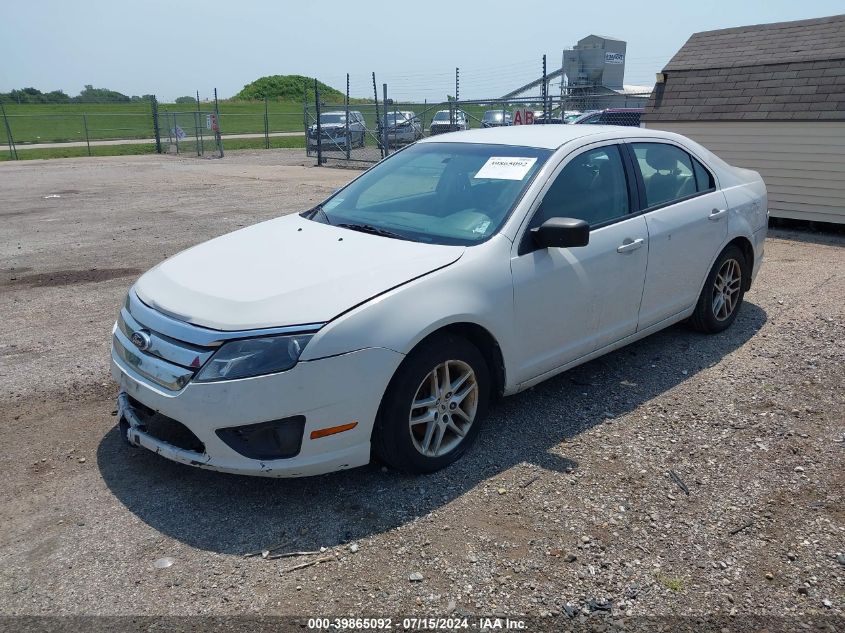 2011 Ford Fusion S VIN: 3FAHP0GAXBR239996 Lot: 39865092