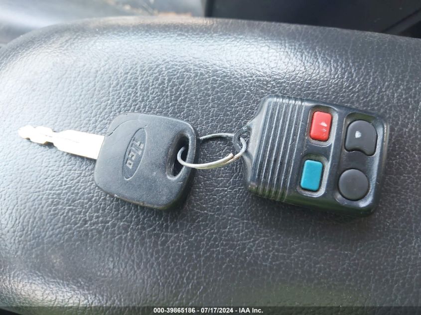 2000 Ford Mustang VIN: 1FAFP4041YF265895 Lot: 39865186