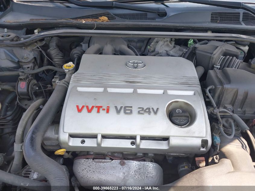 2003 Toyota Camry Le V6 VIN: 4T1BF30K83U555801 Lot: 39865223