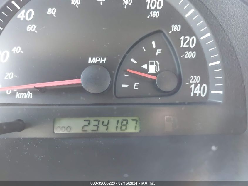 2003 Toyota Camry Le V6 VIN: 4T1BF30K83U555801 Lot: 39865223