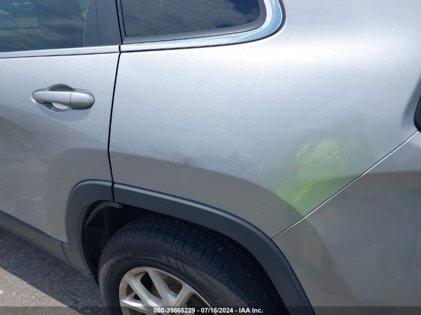 2017 Jeep Cherokee Latitude 4X4 VIN: 1C4PJMCB7HW565838 Lot: 39865229