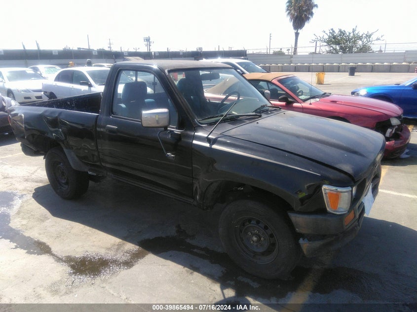 1992 Toyota Pickup 1/2 Ton Short Wheelbase VIN: JT4RN81A1N5138901 Lot: 39865494