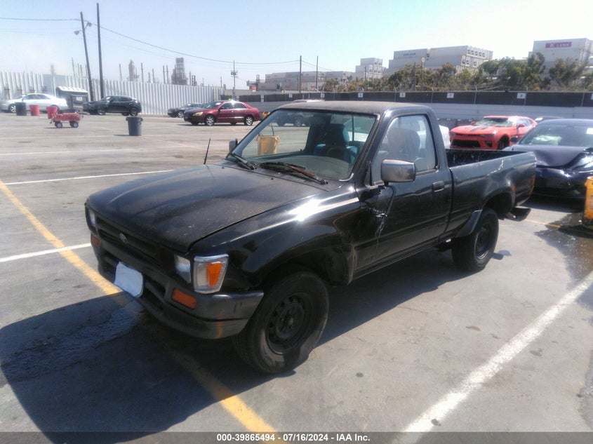 1992 Toyota Pickup 1/2 Ton Short Wheelbase VIN: JT4RN81A1N5138901 Lot: 39865494