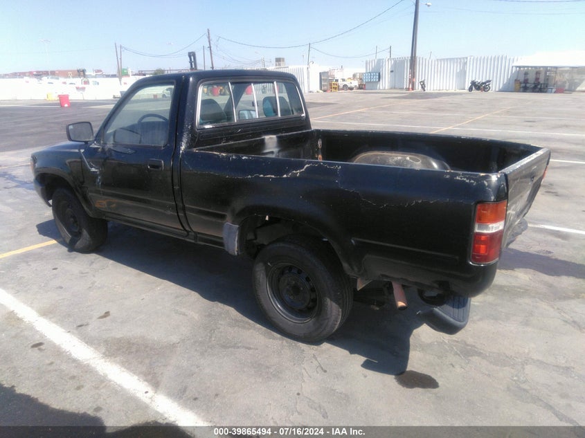 1992 Toyota Pickup 1/2 Ton Short Wheelbase VIN: JT4RN81A1N5138901 Lot: 39865494
