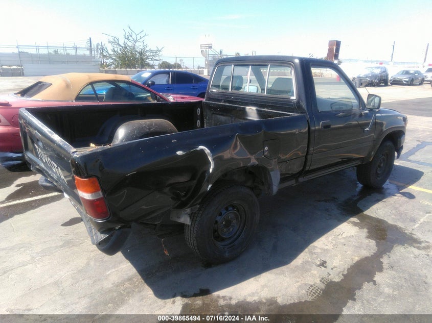 1992 Toyota Pickup 1/2 Ton Short Wheelbase VIN: JT4RN81A1N5138901 Lot: 39865494