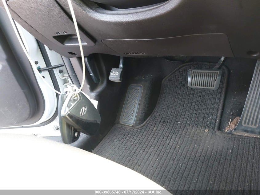 2015 Hyundai Santa Fe Sport 2.4L VIN: 5XYZUDLB0FG288265 Lot: 39865748