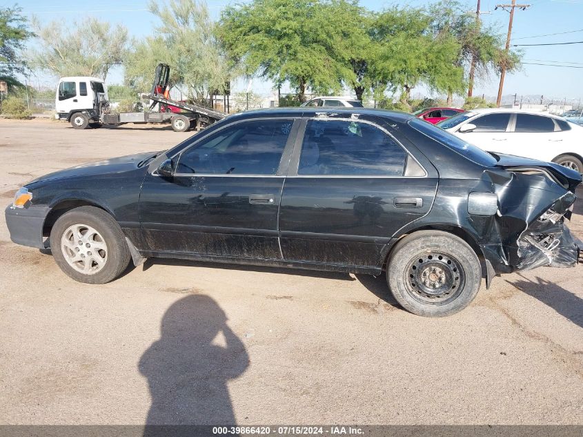 2000 Toyota Camry Le V6 VIN: 4T1BF22K2YU957442 Lot: 39866420