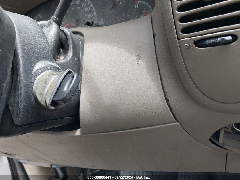 2000 Ford F-150 Work Series/Xl/Xlt VIN: 1FTZX1724YNB93915 Lot: 39866443