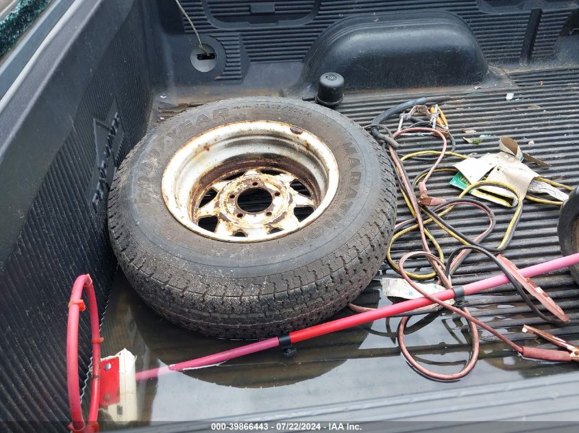 2000 Ford F-150 Work Series/Xl/Xlt VIN: 1FTZX1724YNB93915 Lot: 39866443