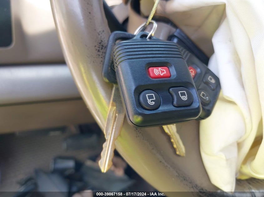 2003 Ford F-250 Lariat/Xl/Xlt VIN: 1FTNW21P83EC99692 Lot: 39867158