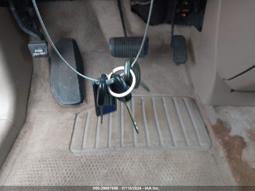 2000 Toyota Sienna Xle VIN: 4T3ZF13C4YU269207 Lot: 39867886