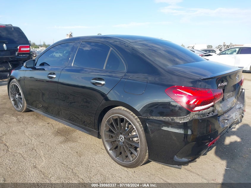 2020 Mercedes-Benz A 220 220 VIN: W1K3G4EB2LJ207200 Lot: 39868337