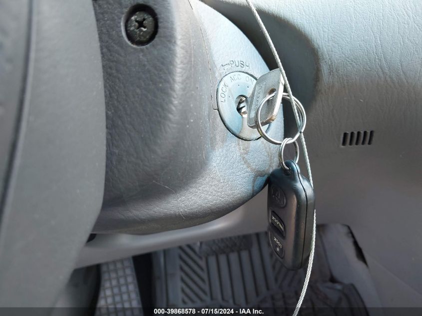 2T1BR38E24C185647 2004 Toyota Corolla Le