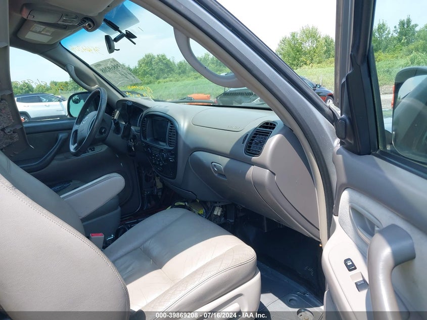 2005 Toyota Sequoia Sr5 V8 VIN: 5TDBT44A65S254049 Lot: 39869208