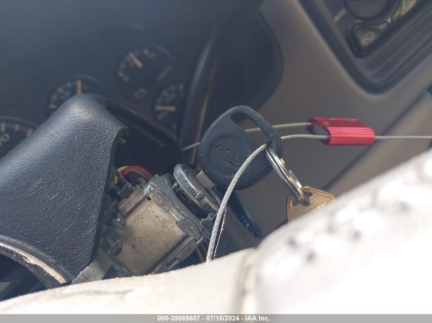 2002 Chevrolet Tahoe Lt VIN: 1GNEC13T82R155023 Lot: 39869607