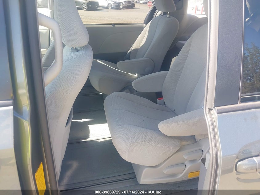2014 Toyota Sienna Le 7 Passenger VIN: 5TDJK3DC6ES073818 Lot: 39869729