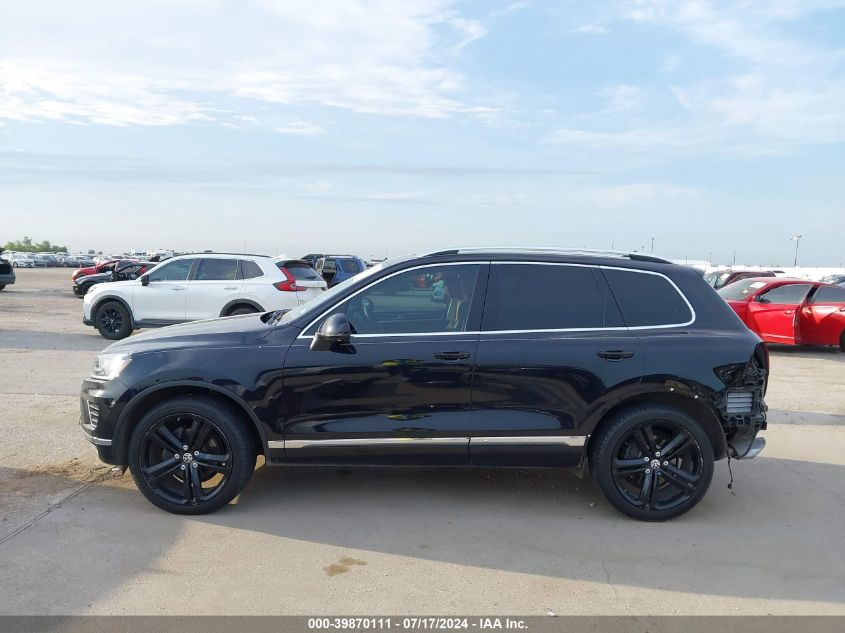 2017 Volkswagen Touareg V6 Executive VIN: WVGGF7BP2HD006334 Lot: 39870111