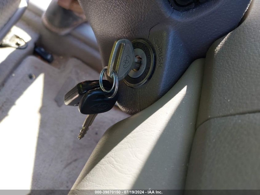 2004 Toyota Camry Le/Xle/Se VIN: 4T1BE32K34U860818 Lot: 39870150