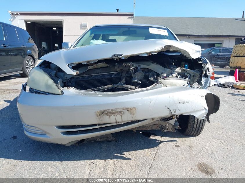 2004 Toyota Camry Le/Xle/Se VIN: 4T1BE32K34U860818 Lot: 39870150